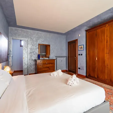 Luxury With Swimming Pool - Free Parking & Wifi *